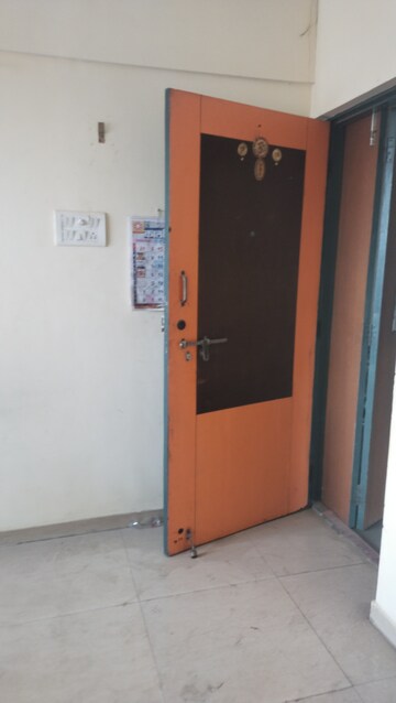 Room in 1 BHK Apartment at Kurla East – for Sale