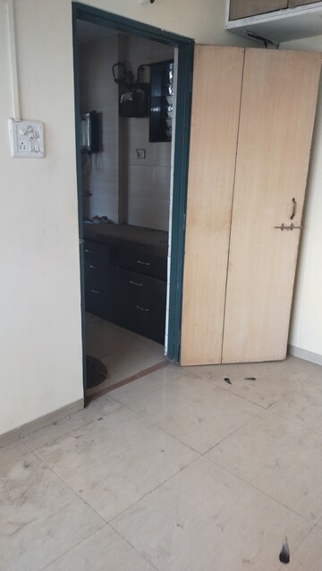 Room in 1 BHK Apartment at Kurla East – for Sale