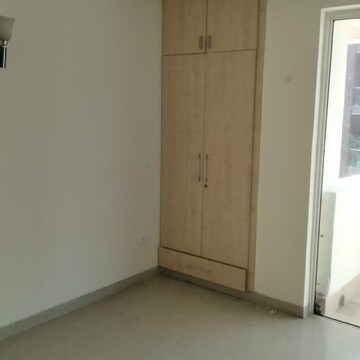 Room in 3 BHK Apartment at Ansal API Esencia, Sector 67 – for Rent