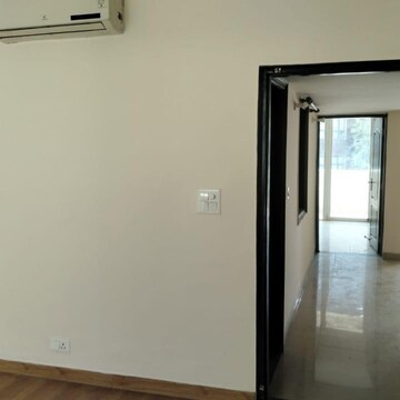 Room in 3 BHK Apartment at Ansal API Esencia, Sector 67 – for Rent