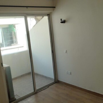 Room in 3 BHK Apartment at Ansal API Esencia, Sector 67 – for Rent