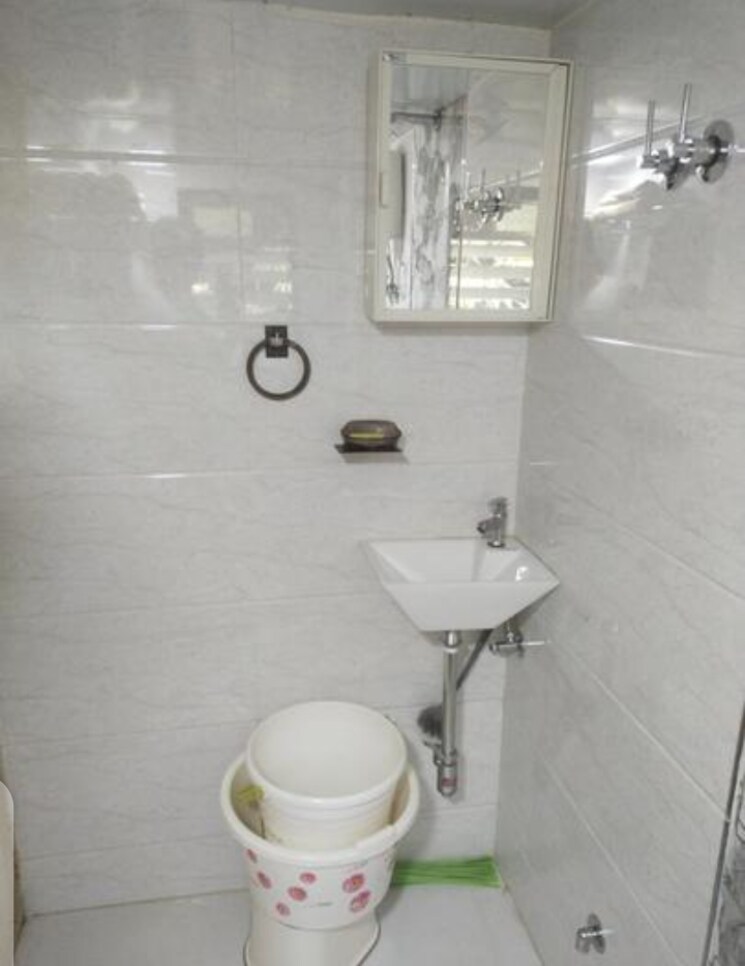 Bathroom, sunrise-chs-khar 3 Bedroom 1200 Sq.Ft. Apartment In Khar West Mumbai 6634035
