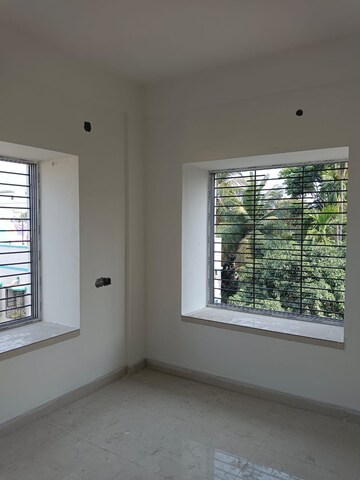Room in 3 BHK Apartment at Deepkunja Apartments, Dhakuria – for Sale