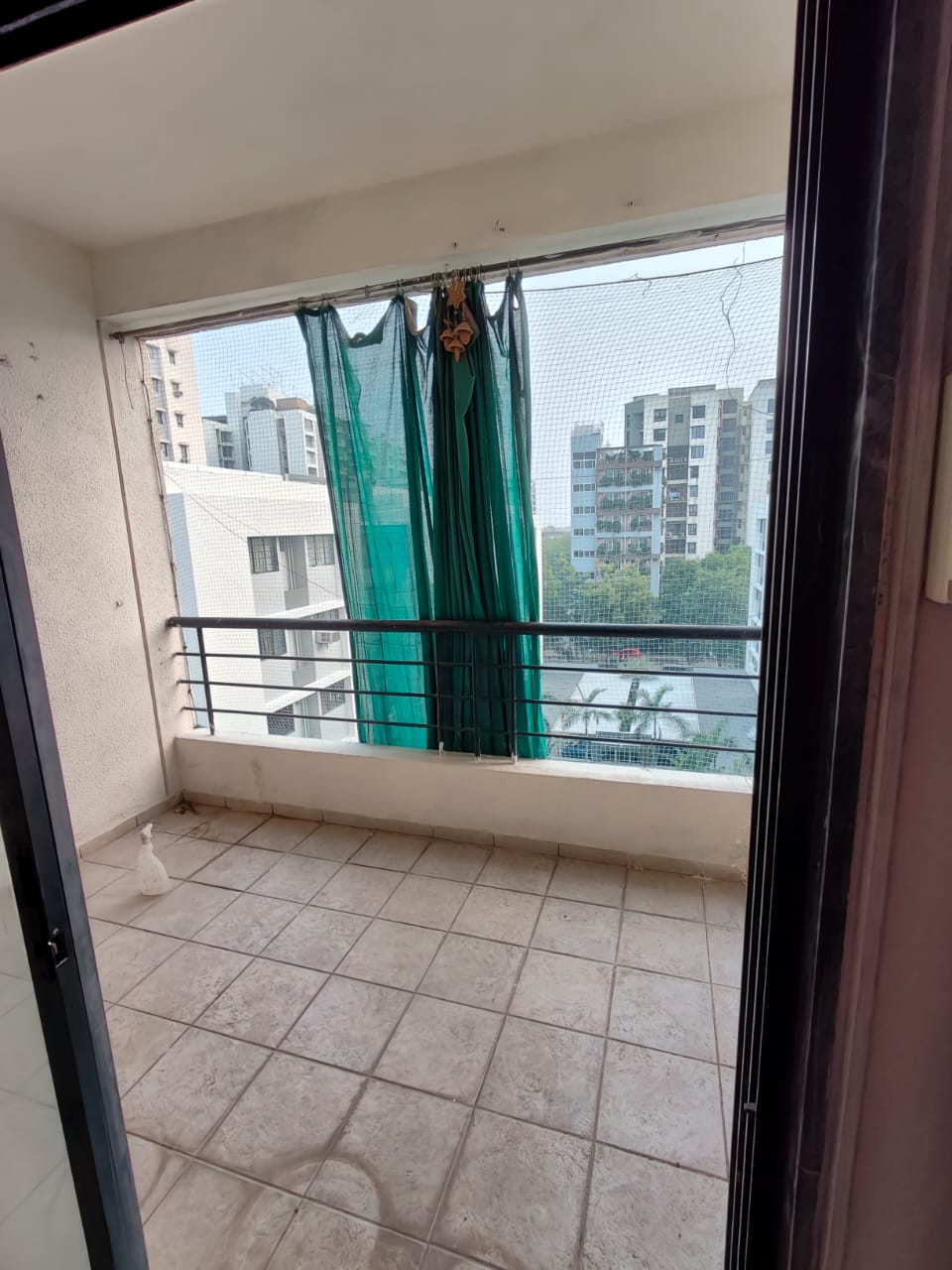 Rental 3 Bedroom 1800 Sq.Ft. Apartment in Prahlad Nagar Ahmedabad 6635361