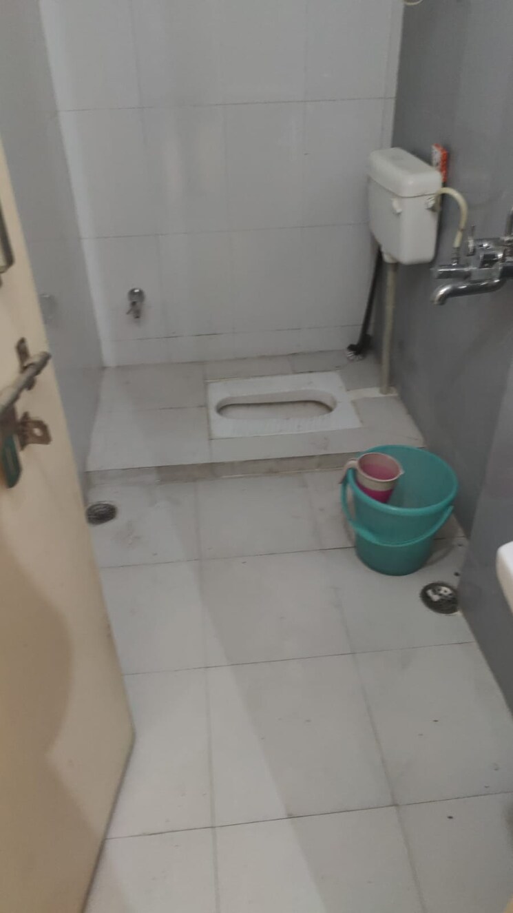 Bathroom, hoshangabad road 3 Bedroom 1250 Sq.Ft. Apartment In Hoshangabad Road Bhopal 6638088