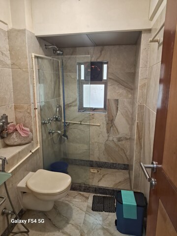 रेसिडेंशियल फ्लैट वर्ग फुट फॉर रीसेल इन बांद्रा वेस्ट मुंबई  6638338