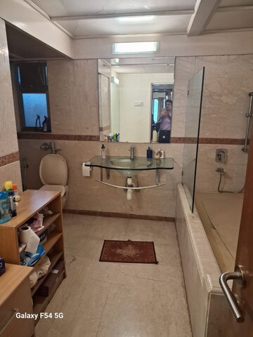 रेसिडेंशियल फ्लैट वर्ग फुट फॉर रीसेल इन बांद्रा वेस्ट मुंबई  6638338