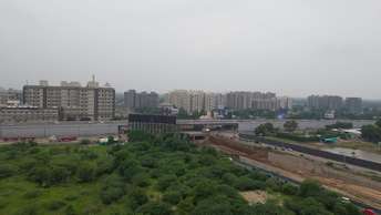 2 BHK Apartment For Rent in Near Vaishno Devi Circle On Sg Highway Ahmedabad 6639849