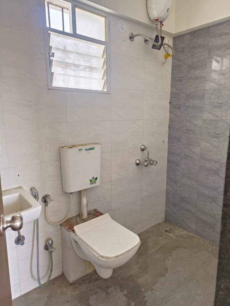 Bathroom, gayatree-landmark-phase-2 2 Bedroom 881 Sq.Ft. Apartment In Thergaon Pune 6640305