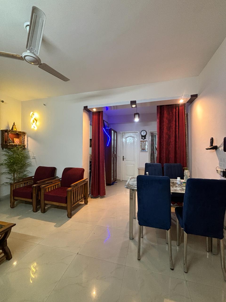 Resale 3 Bedroom 1640 Sq.Ft. Apartment in Amrapali Sapphire, Sector 45