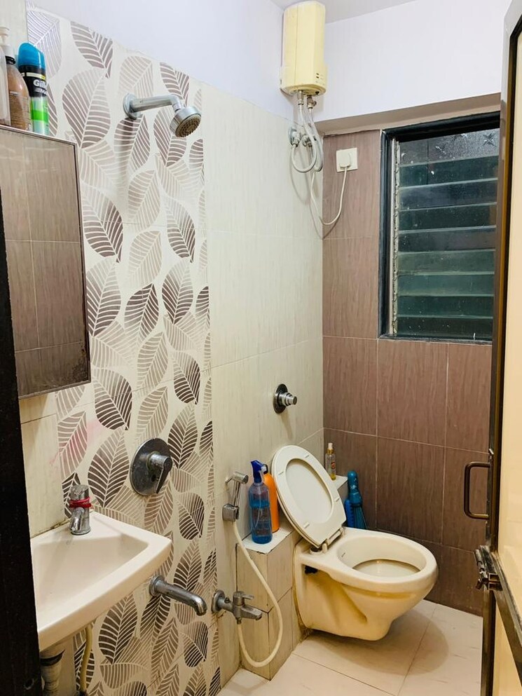 Bathroom, db-realty-orchid-tower 2 Bedroom 1500 Sq.Ft. Apartment In Agripada Mumbai 6643512