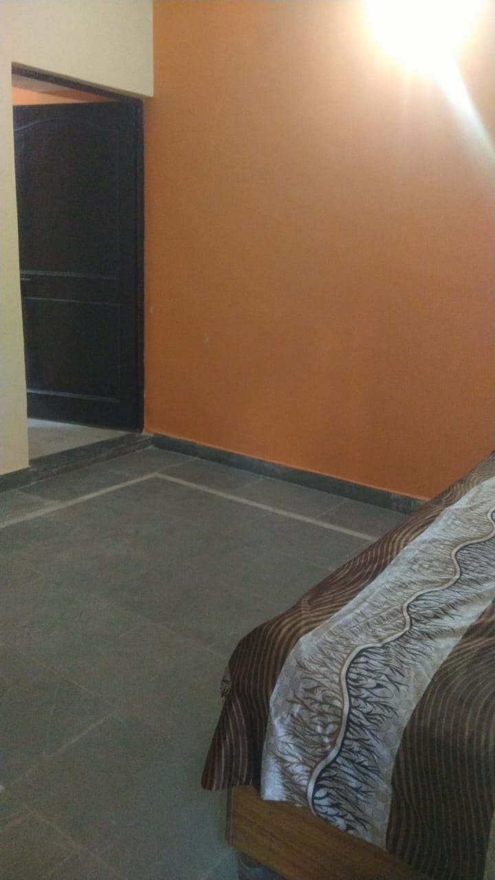 Rental 1 Bedroom 400 Sq.Ft. Independent House in Balaji Apartments