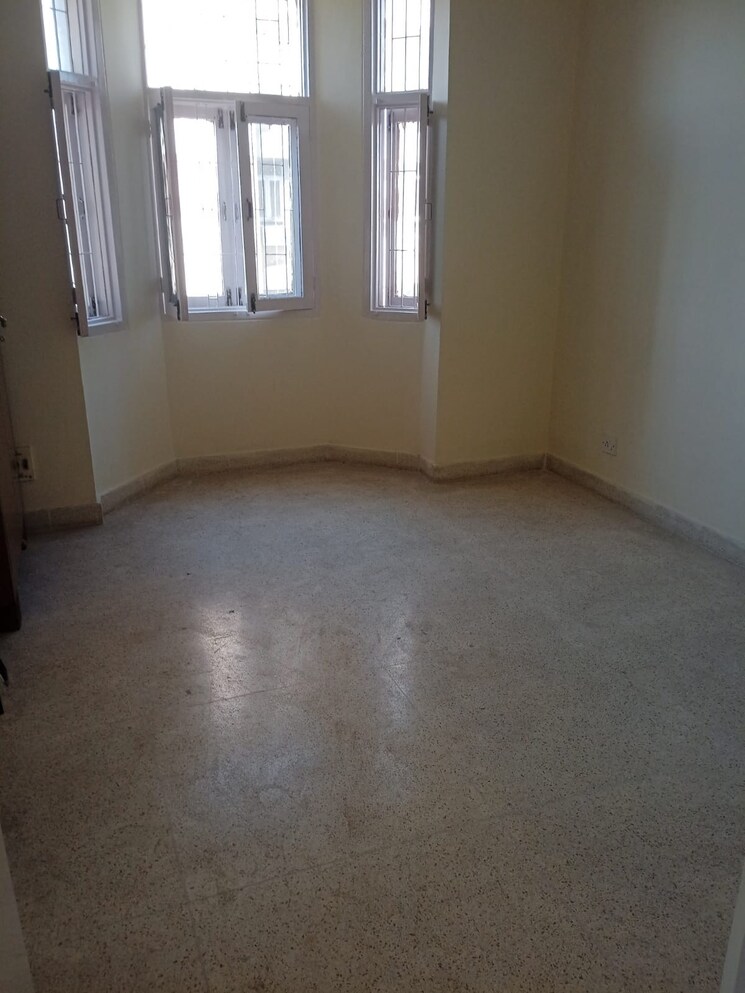 Room, ashoka-group-housing-society 3.5 Bedroom 2250 Sq.Ft. Apartment In Sector 56 Gurgaon 6648257