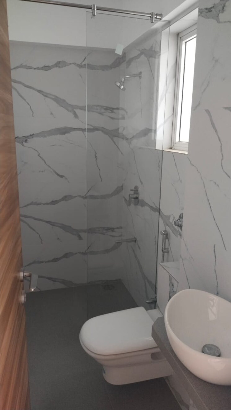 Bathroom, thapar-suburbia 2 Bedroom 726 Sq.Ft. Apartment In Chembur Mumbai 6648899