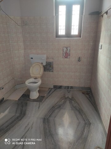 Bathroom in 3 BHK Villa at Mansarovar – for Rent