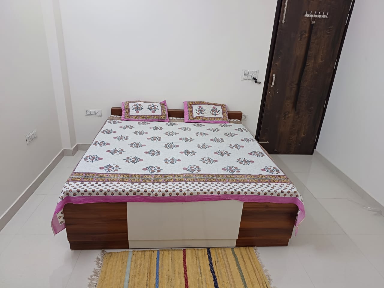 Resale 5 Bedroom 200 Sq.Yd. Independent House in Avantika Colony