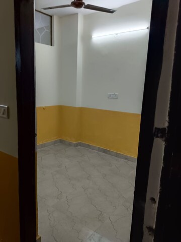 Room in 2 BHK Builder Floor at Lajpat Nagar – for Rent