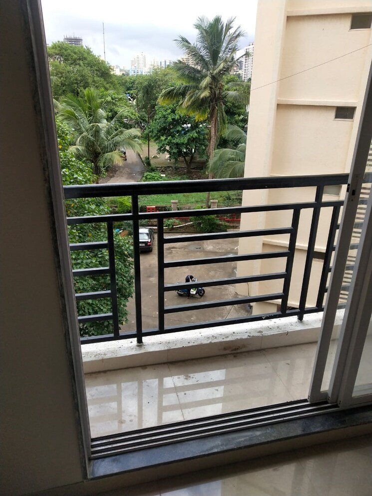 Balcony, rosa-manhattan 2 Bedroom 667 Sq.Ft. Apartment In Ghodbunder Road Thane 6653306