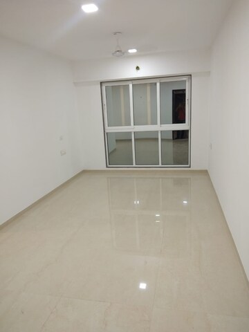 Room in 2 BHK Apartment at Platinum Life, Andheri West – for Rent