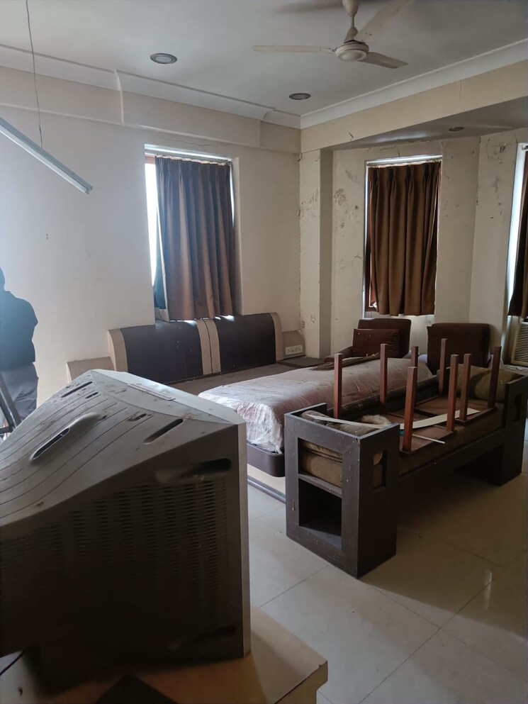 Living Room, candy-castle 3 Bedroom 1050 Sq.Ft. Apartment In Colaba Mumbai 6654800