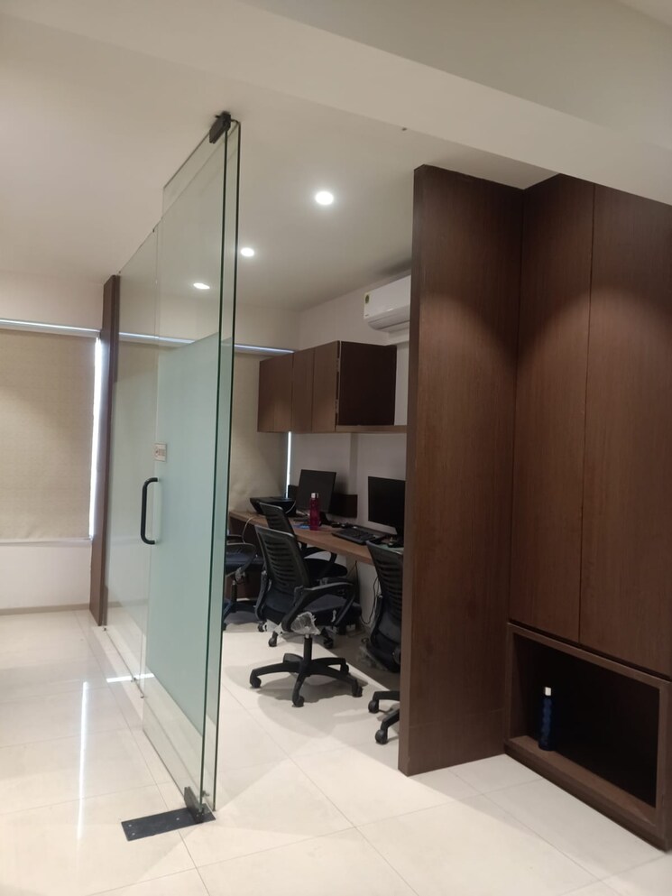 Team Area, vesu Commercial Office Space 350 Sq.Ft. In Vesu Surat 6656216