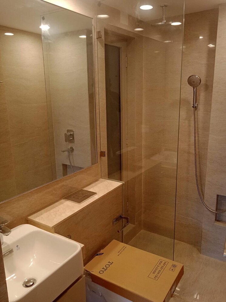Bathroom, hiranandani-regent-hill 1 Bedroom 379 Sq.Ft. Apartment In Powai Mumbai 6658525