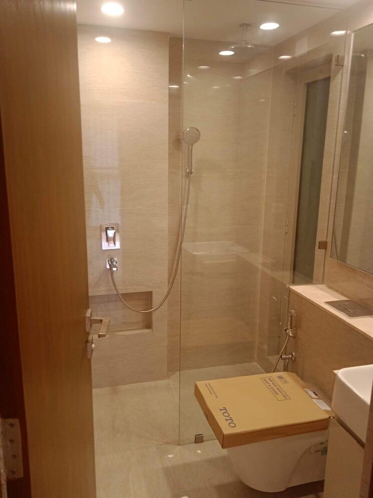 Bathroom, hiranandani-regent-hill 1 Bedroom 379 Sq.Ft. Apartment In Powai Mumbai 6658525
