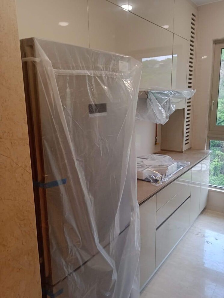 Bathroom, hiranandani-regent-hill 1 Bedroom 379 Sq.Ft. Apartment In Powai Mumbai 6658525