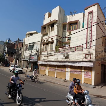 Commercial Shop 3000 Sq.Ft. For Resale in Rohtak Road Delhi  6658821