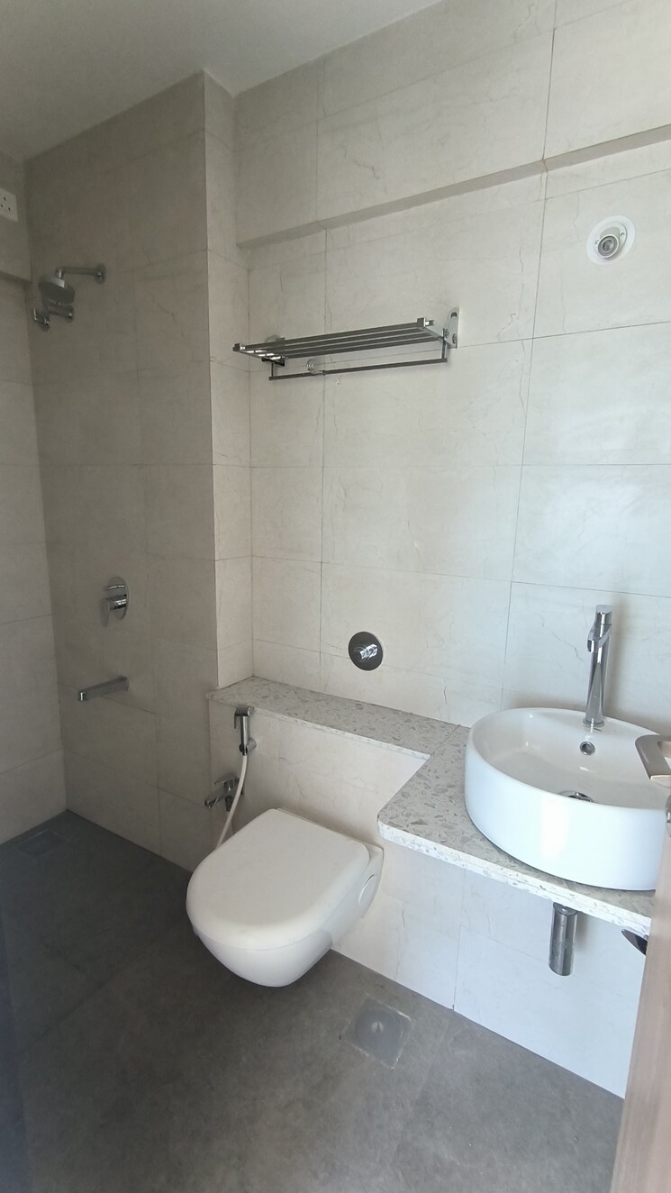 Bathroom, sugee-atharva 2 Bedroom 590 Sq.Ft. Apartment In Prabhadevi Mumbai 6661320