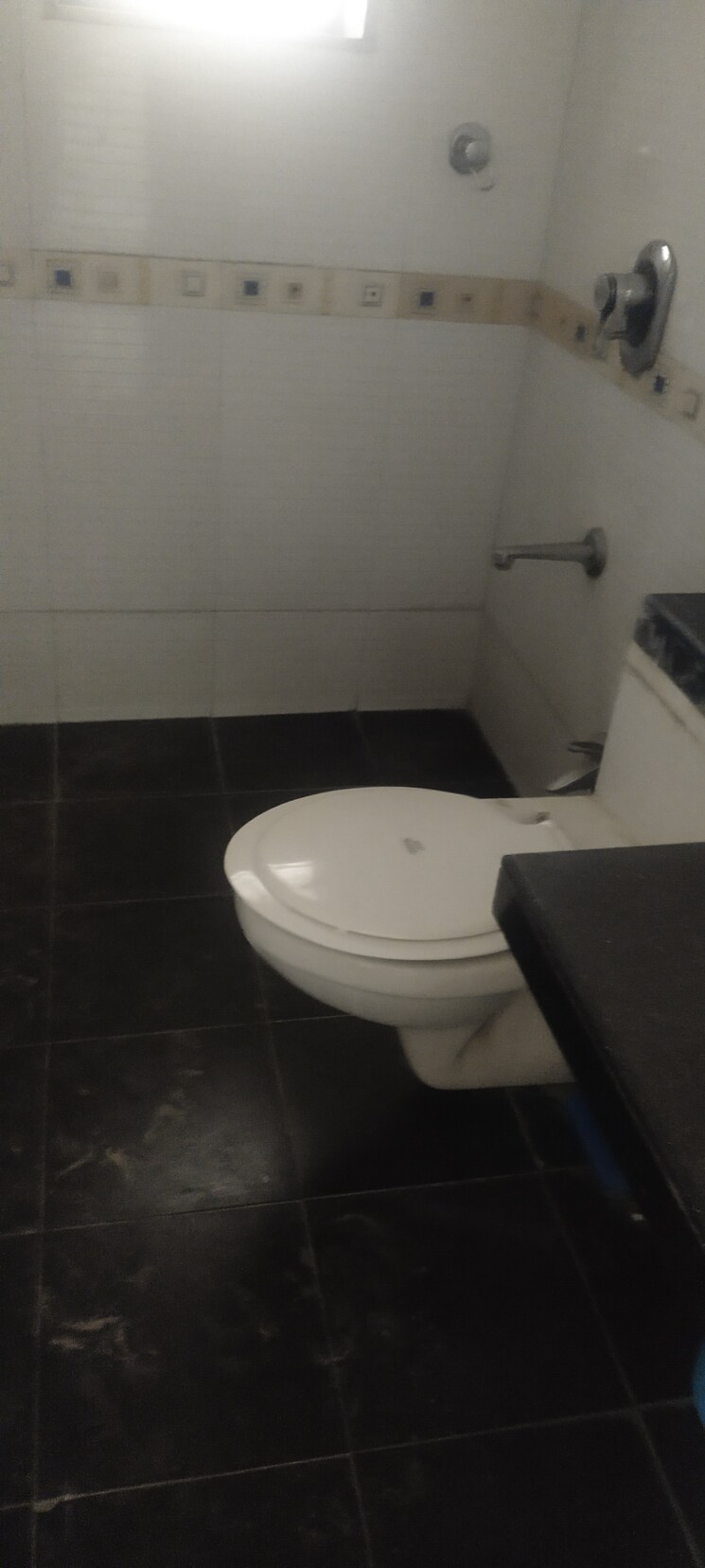 Bathroom, hiranandani-gardens 1 Bedroom 378 Sq.Ft. Apartment In Powai Mumbai 6661681
