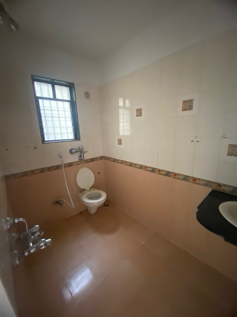 Bathroom, bramha-majestic 2 Bedroom 1180 Sq.Ft. Apartment In Kondhwa Pune 6662217