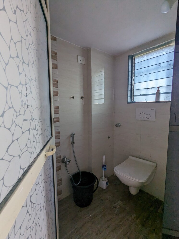 Bathroom, kharigaon 1 Bedroom 575 Sq.Ft. Apartment In Kharigaon Thane 6662345