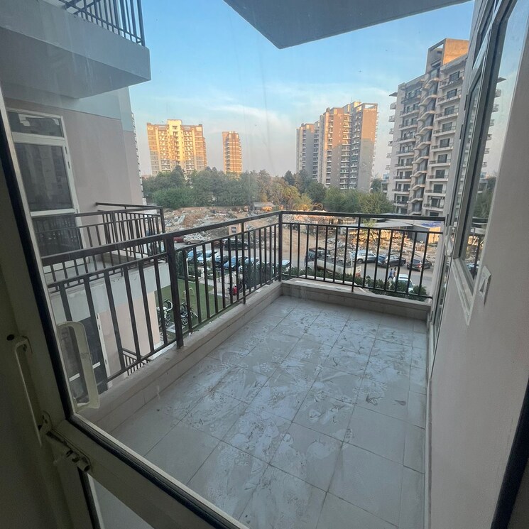 Balcony, suncity-avenue-76 2 Bedroom 635 Sq.Ft. Apartment In Sector 76 Gurgaon 6662662