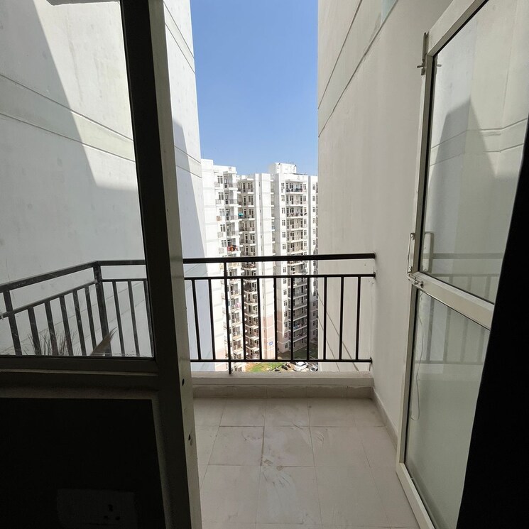 Balcony, suncity-avenue-76 2 Bedroom 635 Sq.Ft. Apartment In Sector 76 Gurgaon 6662662