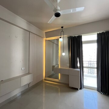 2 BHK Apartment For Rent in Suncity Avenue 76, Sector 76