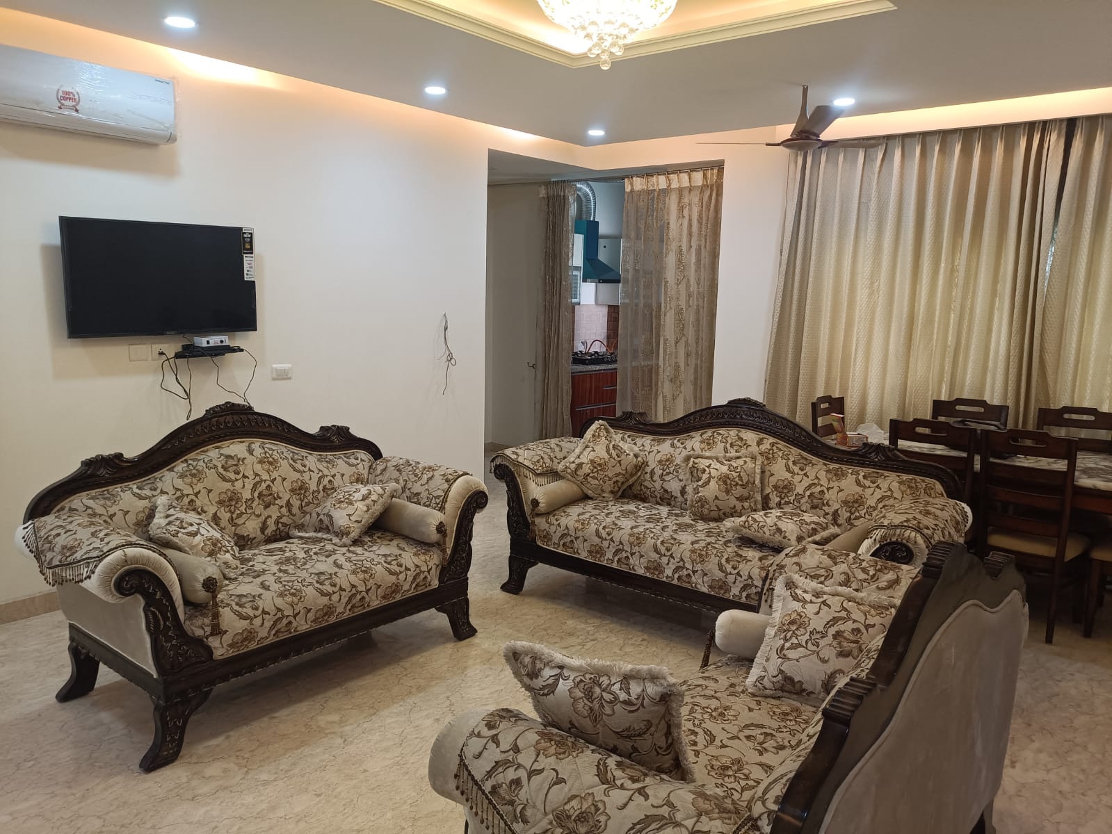 Rental 4 Bedroom 2800 Sq.Ft. Apartment in Mahalaxmi Lord Krishna