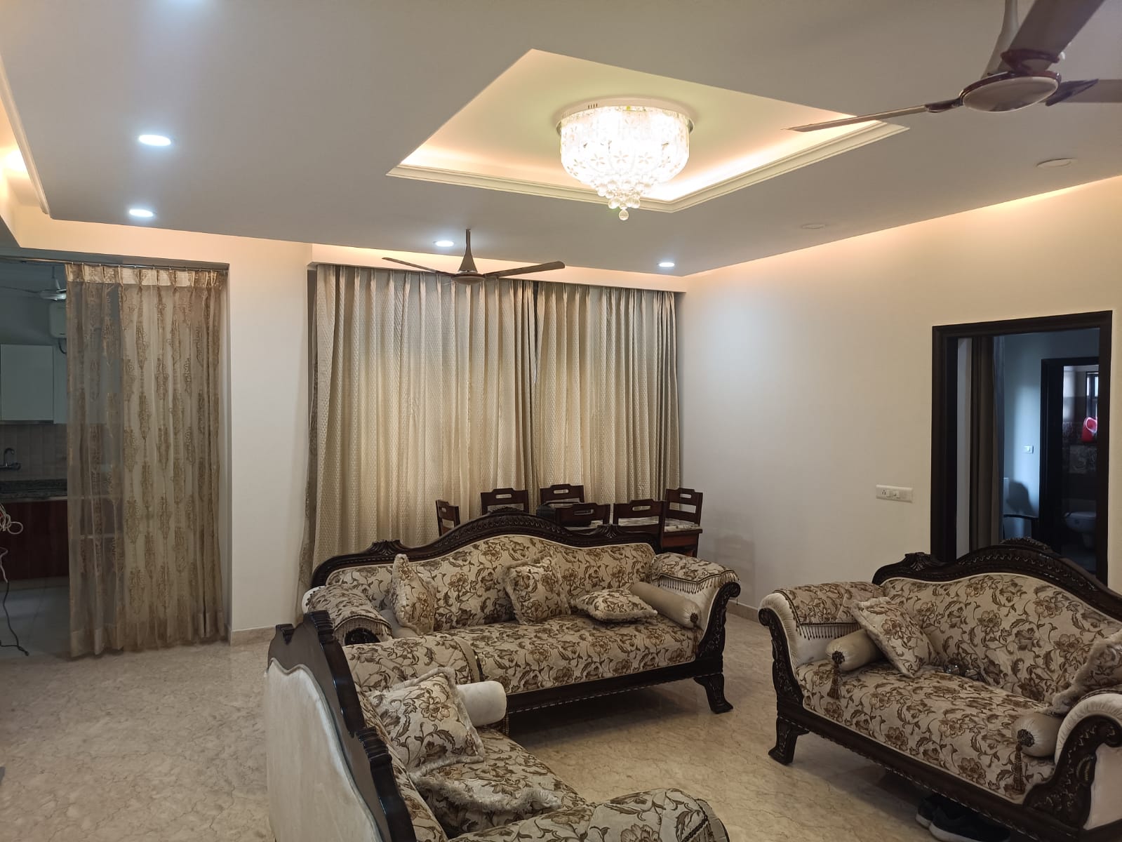 Rental 4 Bedroom 2800 Sq.Ft. Apartment in Mahalaxmi Lord Krishna