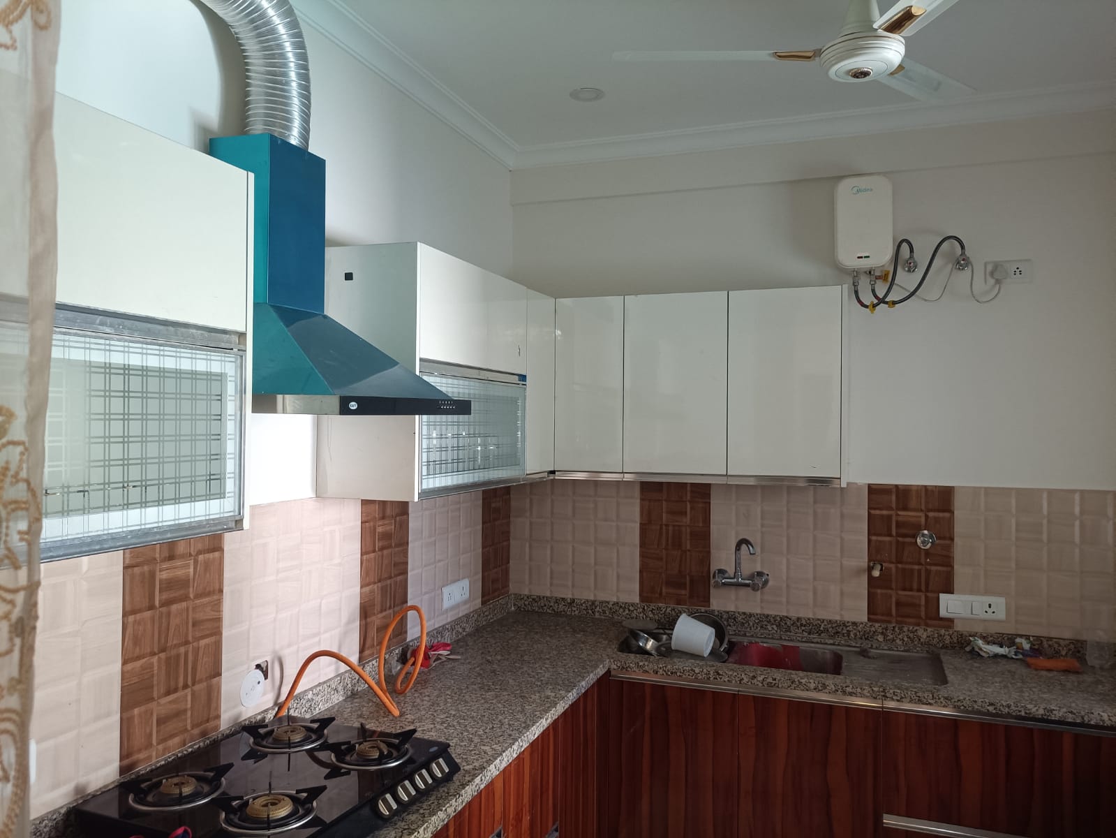 Rental 4 Bedroom 2800 Sq.Ft. Apartment in Mahalaxmi Lord Krishna