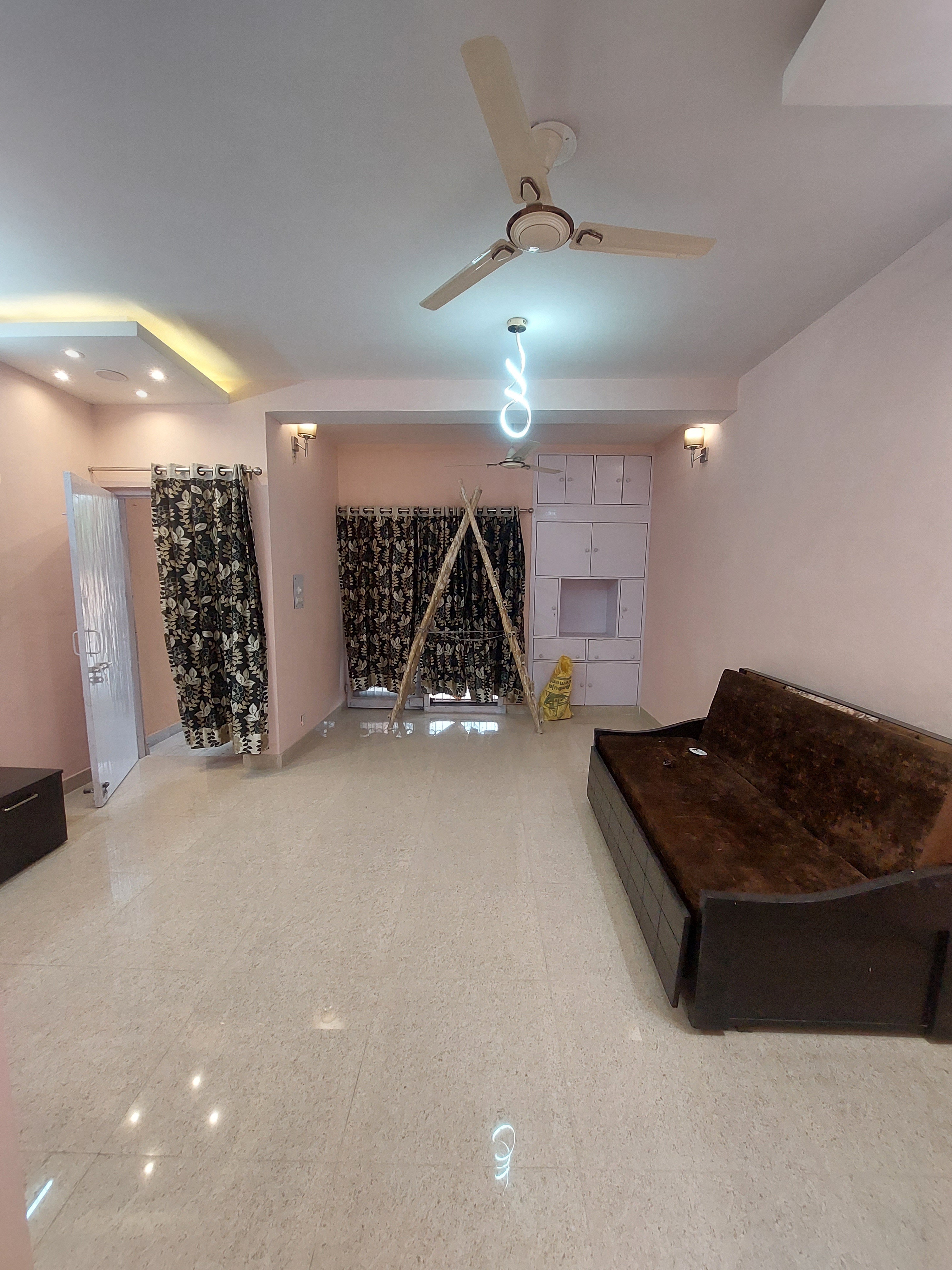 Rental 4 Bedroom 1750 Sq.Ft. Apartment in DDA Flats Sarita Vihar