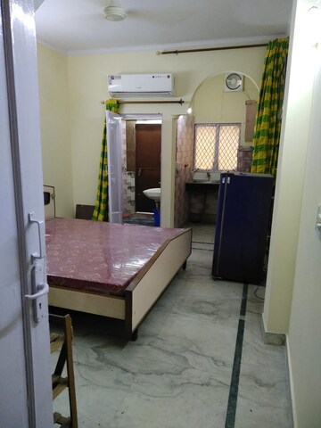 Bedroom in Studio Apartment at Lajpat Nagar 4 – for Rent