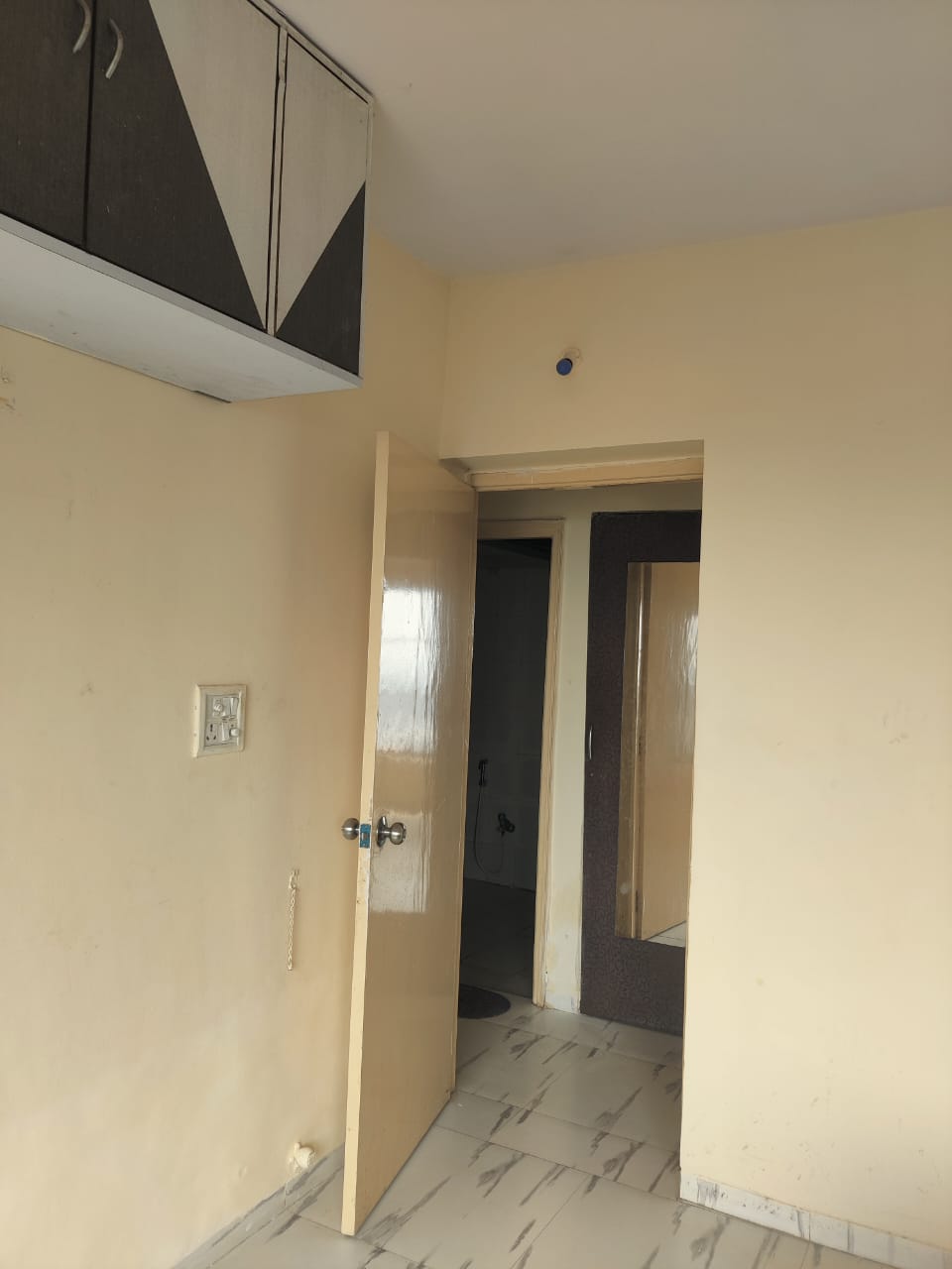 Rental 1 Bedroom 545 Sq.Ft. Apartment in Royal Palms Garden View