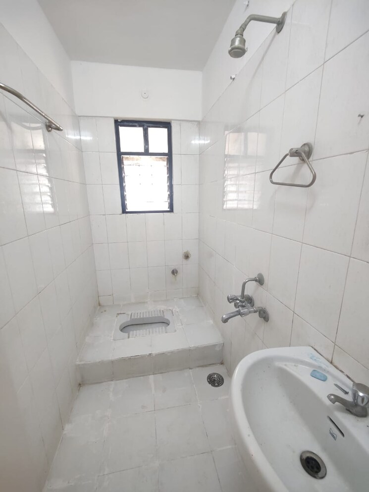 Bathroom, amrut-kalals 3 Bedroom 1250 Sq.Ft. Apartment In Karve Nagar Pune 6676017