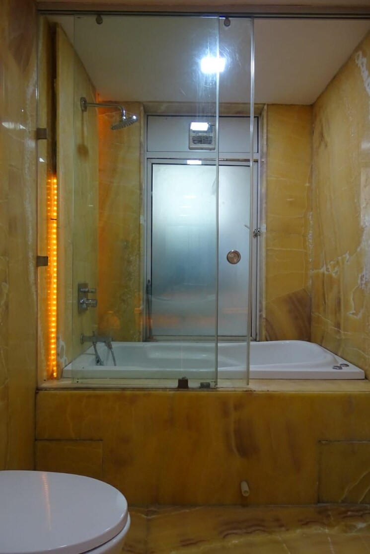 Bathroom, supreme-lake-superior 4 Bedroom 4000 Sq.Ft. Apartment In Powai Mumbai 6678444