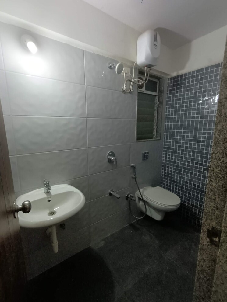 Bathroom, suvasya-swastik-pearl 2 Bedroom 565 Sq.Ft. Apartment In Vikhroli East Mumbai 6679360