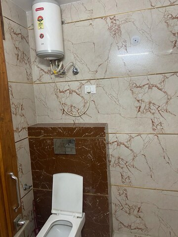 Attached Bathroom in 3 BHK Builder Floor at Sector 19 – for Rent