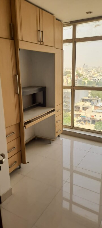 रेसिडेन्शियल फ्लॅट वर्ग फुट फॉर रीसेल इन सेक्टर 68 गुरगांव  6680674