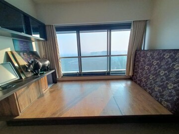 Room in 3 BHK Apartment at Godrej Platinum Vikhroli East, Vikhroli East – for Rent