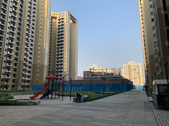 2 BHK Apartment For Resale in Nimbus Express Park View - II Gn Sector Chi V Greater Noida  6683126