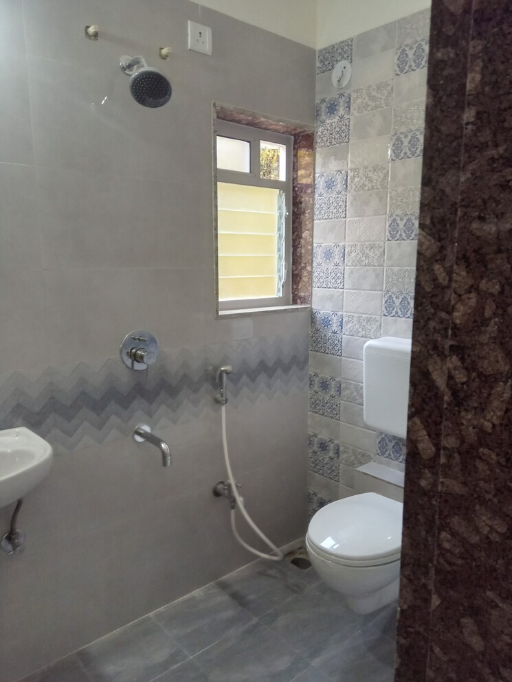 Bathroom, vedant-sumeet-elite 2 Bedroom 563 Sq.Ft. Apartment In Balkum Pada Thane 6173214